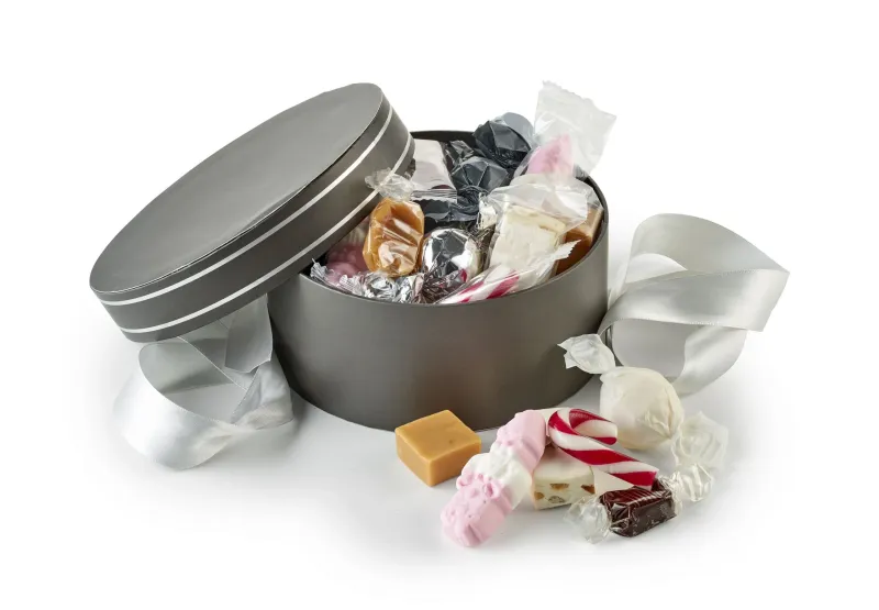 Gr&aring; med s&oslash;lv kant - Julemix 300 g. 